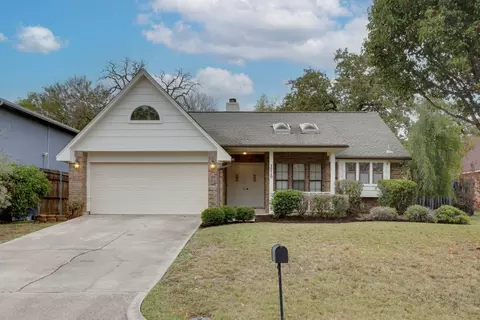 3216 Fairview Dr, Corinth, TX 76210