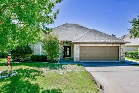 8614 Leisure Ln, Granbury, TX 76049