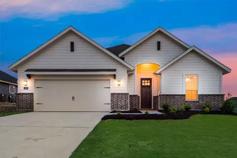 1400 Whitetail Ln, Azle, TX 76020