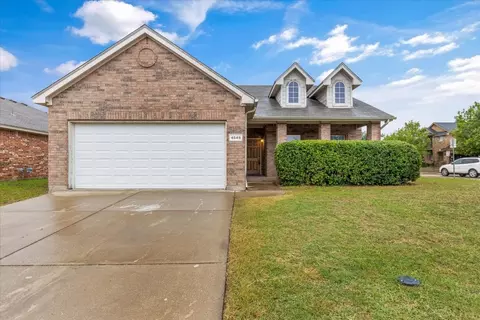 4549 Chaparral Creek Dr, Fort Worth, TX 76123