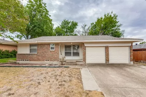 1323 Northlake Dr, Richardson, TX 75080