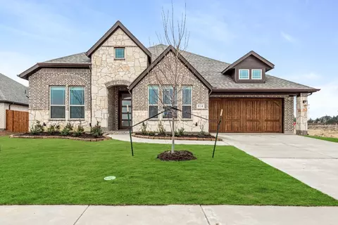 814 Corsa Dr, Midlothian, TX 76065