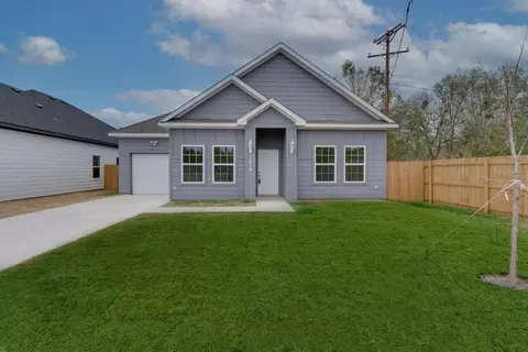 1010 S Smith St, Ennis, TX 75119