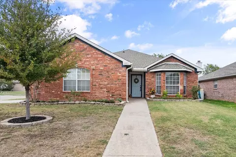 4813 Eagle Trace Dr, Fort Worth, TX 76244