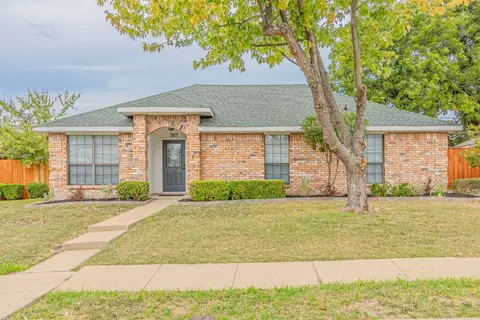 7817 Meadowlark Ln, Rowlett, TX 75088