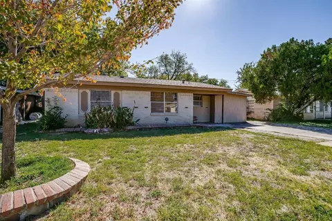 1808 Glynn Oaks Dr, Arlington, TX 76010