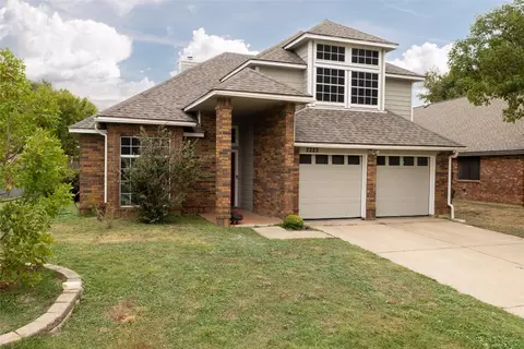 2223 Reverchon Dr, Arlington, TX 76017
