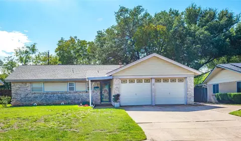 1709 Mary Dr, Euless, TX 76040