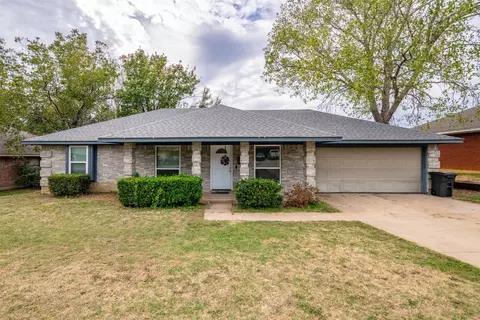 108 Bentley Dr, Joshua, TX 76058