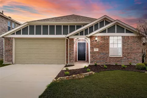 1729 Meadow Trail Ln, Aubrey, TX 76227