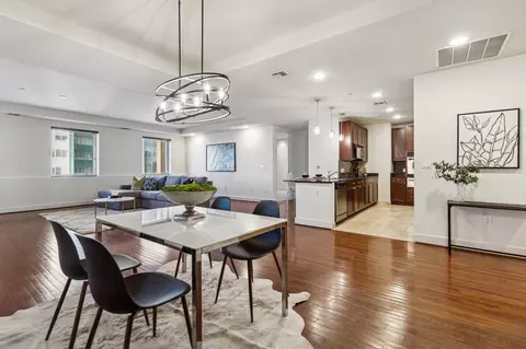 1505 Elm St #1404, Dallas, TX 75201
