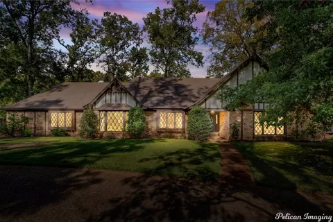 2221 Landau Ln, Bossier City, LA 71111