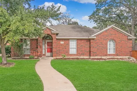 5609 Eagle Rock Rd, Arlington, TX 76017