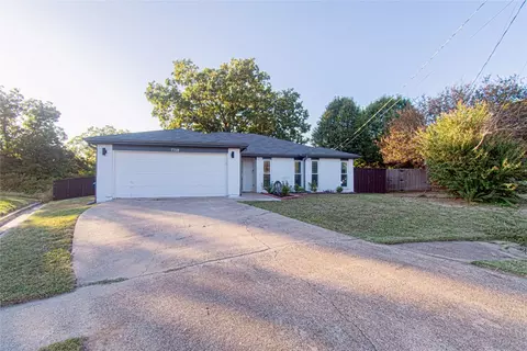 7710 Creek View Ct, Rowlett, TX 75089