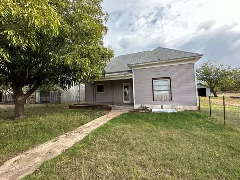 810 Texas St, Stamford, TX 79553