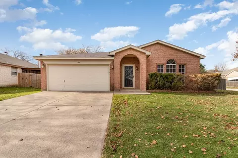948 Fenway Ln, Saginaw, TX 76179