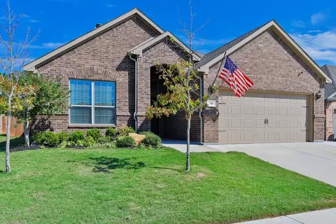 705 Canyon Lake Ct, Cleburne, TX 76033