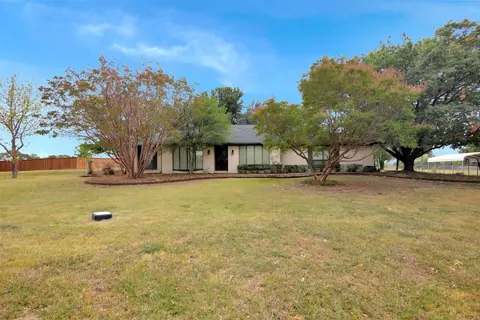 212 White Oak Dr, Van Alstyne, TX 75495