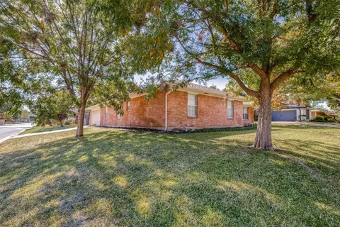 1000 Purdue Dr, Arlington, TX 76012