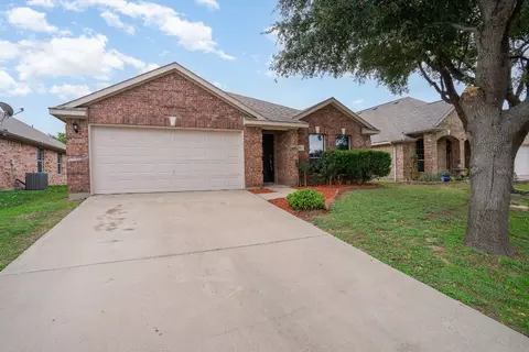 124 Valley View Dr, Waxahachie, TX 75167