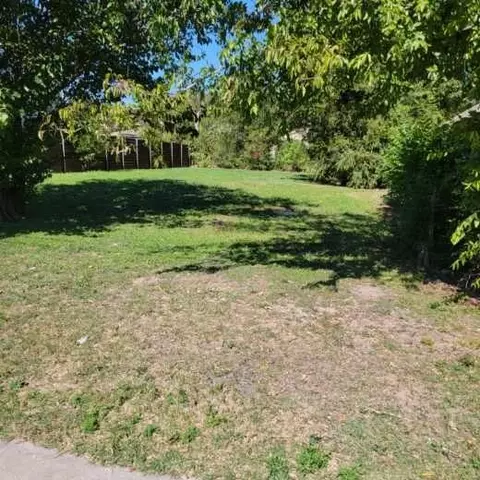 1813 Dennison St, Dallas, TX 75212