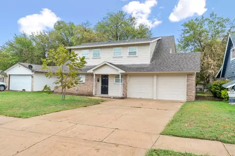 517 Blueberry Ln, Grand Prairie, TX 75052