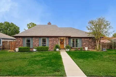 1542 Springaire Ln, Lewisville, TX 75077