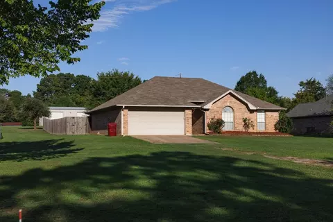 1635 Mansfield Rd, Reno, TX 75462