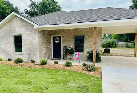 445 Faucett St, Blossom, TX 75416