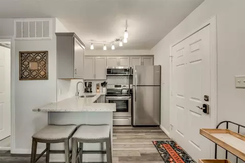3113 Sondra Dr #301, Fort Worth, TX 76107