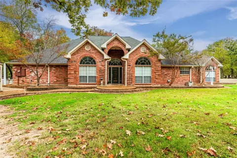 305 Red Oak Ln, Powderly, TX 75473