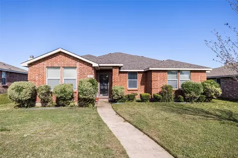 1023 Clear Stream Dr, Lancaster, TX 75134