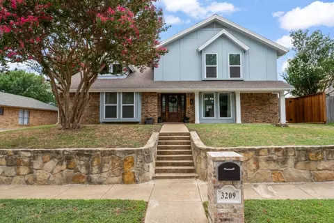 3209 Clear View Dr E, Bedford, TX 76021