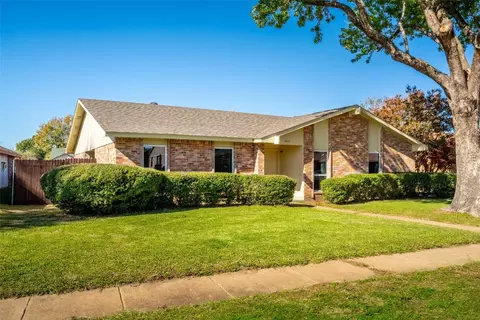 2633 Hampshire Dr, Garland, TX 75040