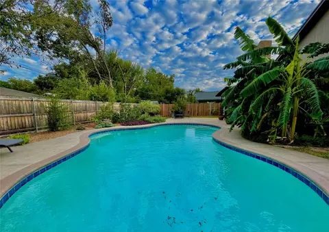 1005 Mistletoe Rd, Benbrook, TX 76126