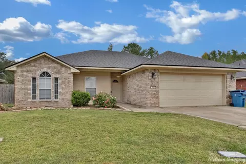 426 Red Oak Ln, Haughton, LA 71037