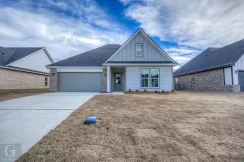 5032 Falcon Bay Dr, Shreveport, LA 71107