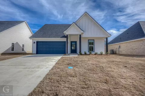 5036 Falcon Bay Dr, Shreveport, LA 71107