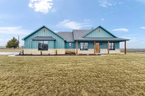 561 Schneider Rd, Sherman, TX 75090