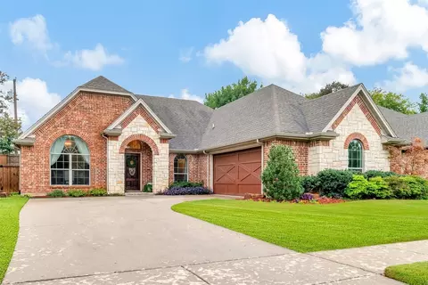 9120 Comis Dr, North Richland Hills, TX 76182