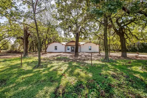 502 Ward Ln, Burleson, TX 76028