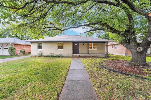 8718 Barclay St, Dallas, TX 75227