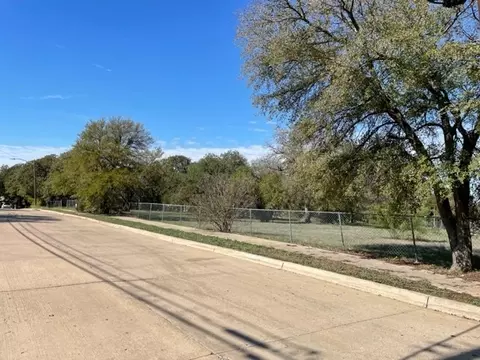 3325 Eastland St, Fort Worth, TX 76119