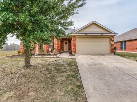 2201 Woodberry Dr, Forney, TX 75126
