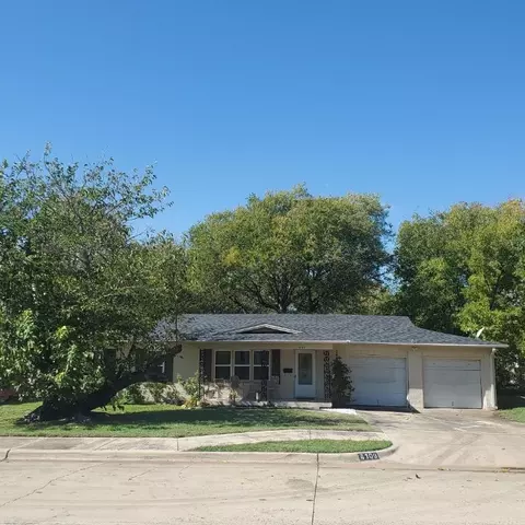 4109 Ridgecrest Cir, Lake Worth, TX 76135