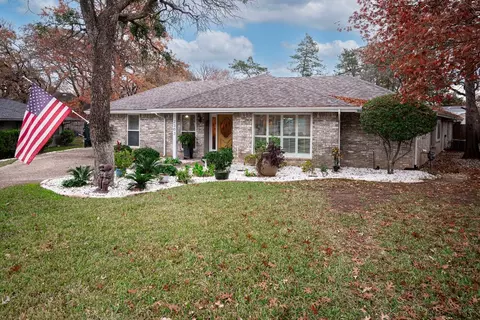 2303 Belfry Ct, Arlington, TX 76011