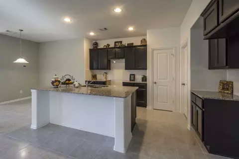 800 Colt Dr, Aubrey, TX 76227