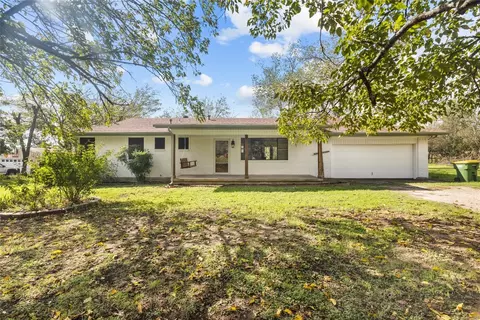401 W Links Dr, Godley, TX 76044