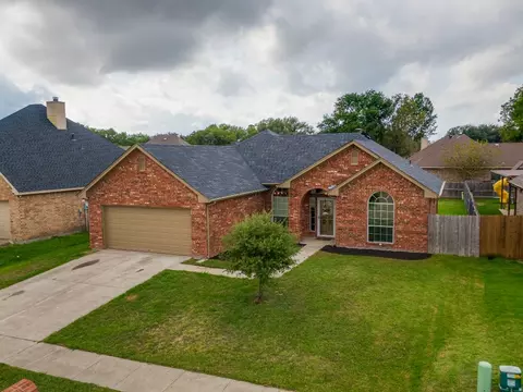 405 Centennial Ave, Ennis, TX 75119