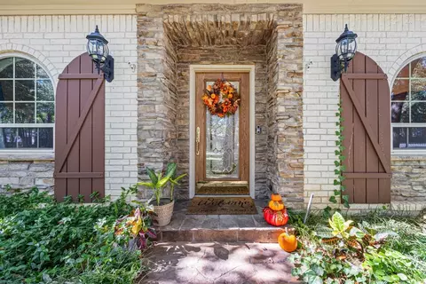 1900 Stonegate Dr, Denton, TX 76205